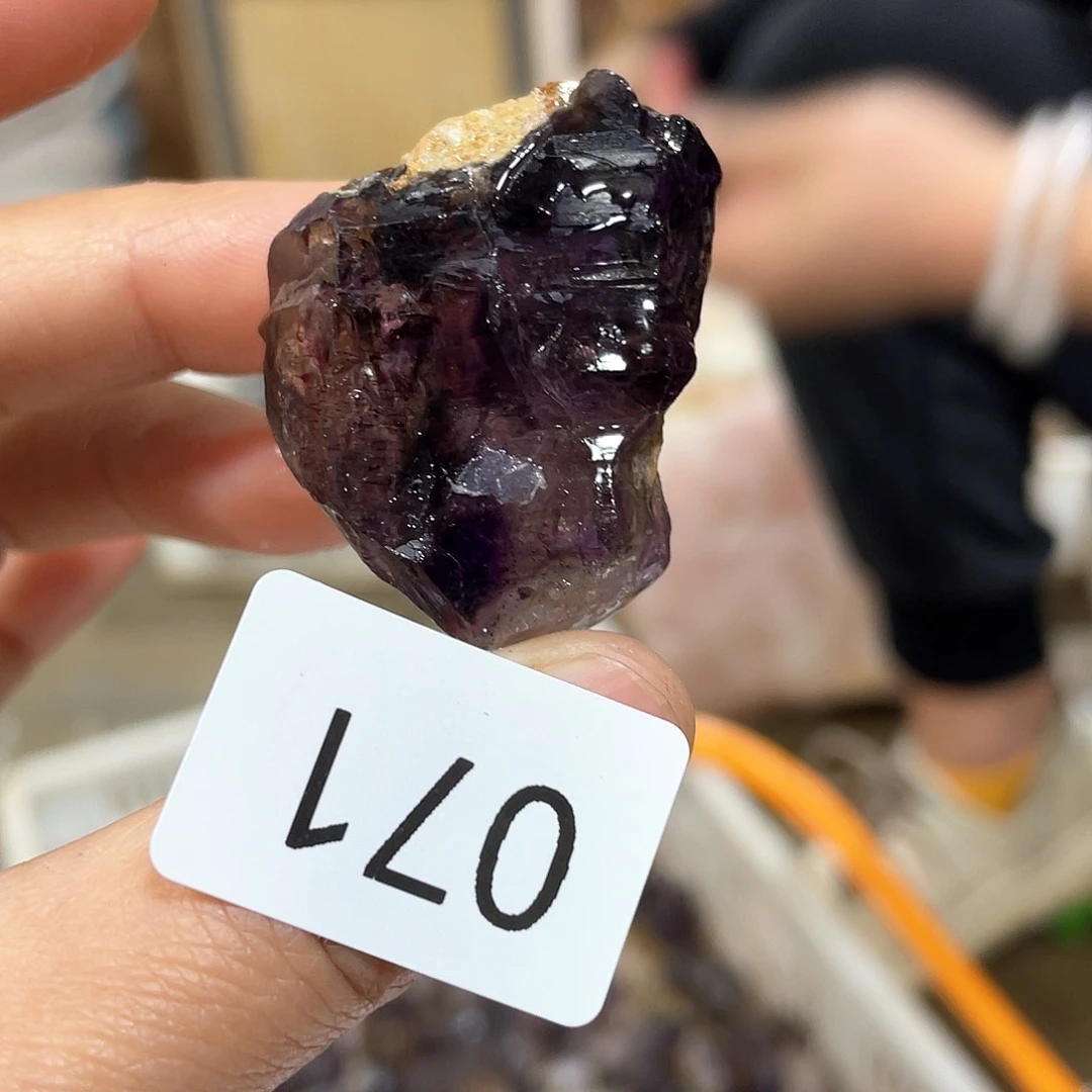 水晶摆件……未镶嵌