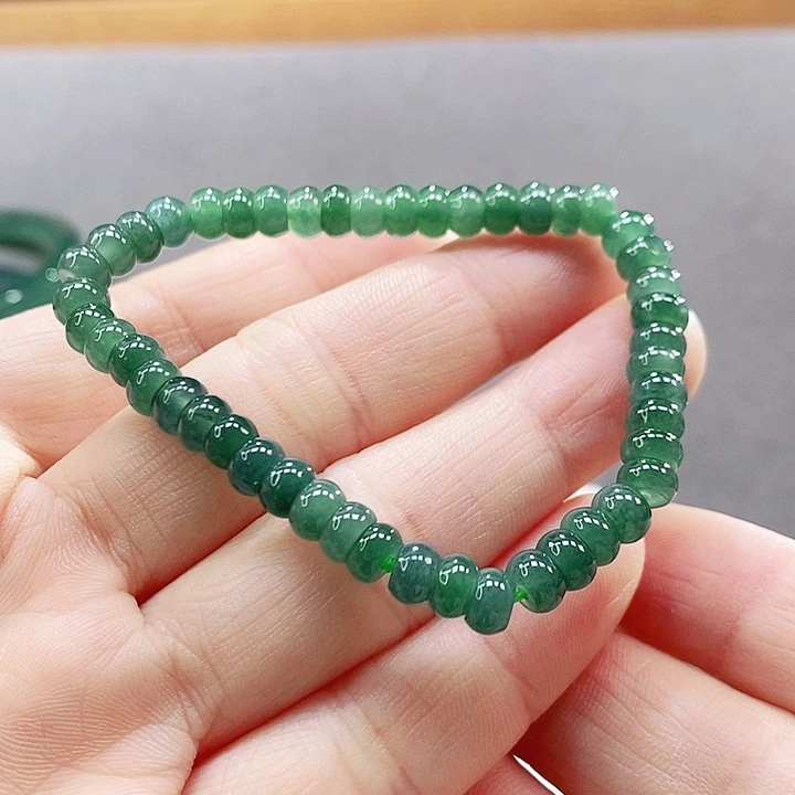 翡翠未镶嵌手镯（圆镯）