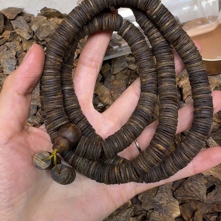 眷***度沉香沉香香囊野生片油沉水