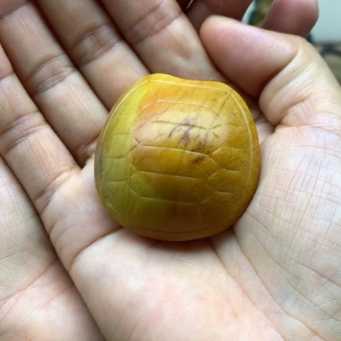 【闪购商品】未镶嵌岫岩河磨玉（透闪石质玉）把件开*