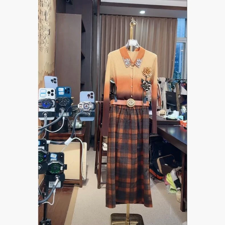 芙娜妮法式圆领秋季新款时尚气质女设计感小众长袖女装F2432087B