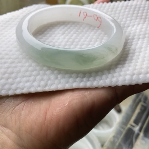 用***1石英质玉（金丝玉）未镶嵌手镯加工定制