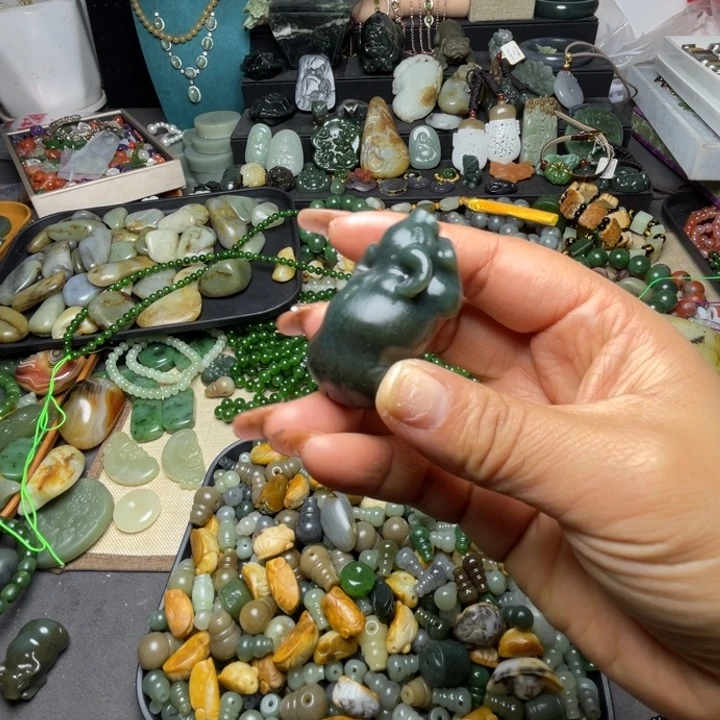厚***福和田玉未镶嵌珠宝半成品