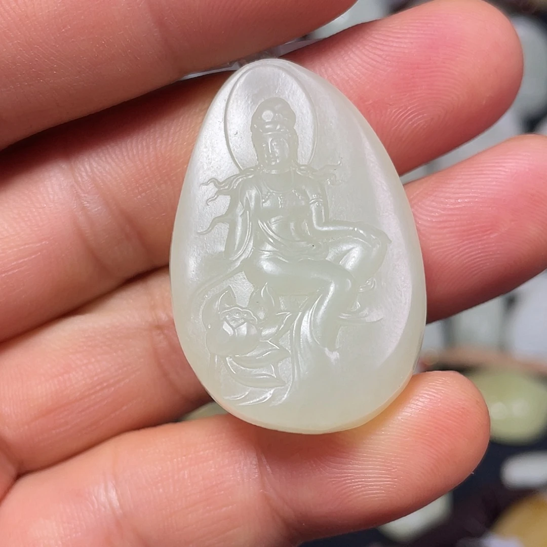怀***店和田玉未镶嵌颈饰吊坠