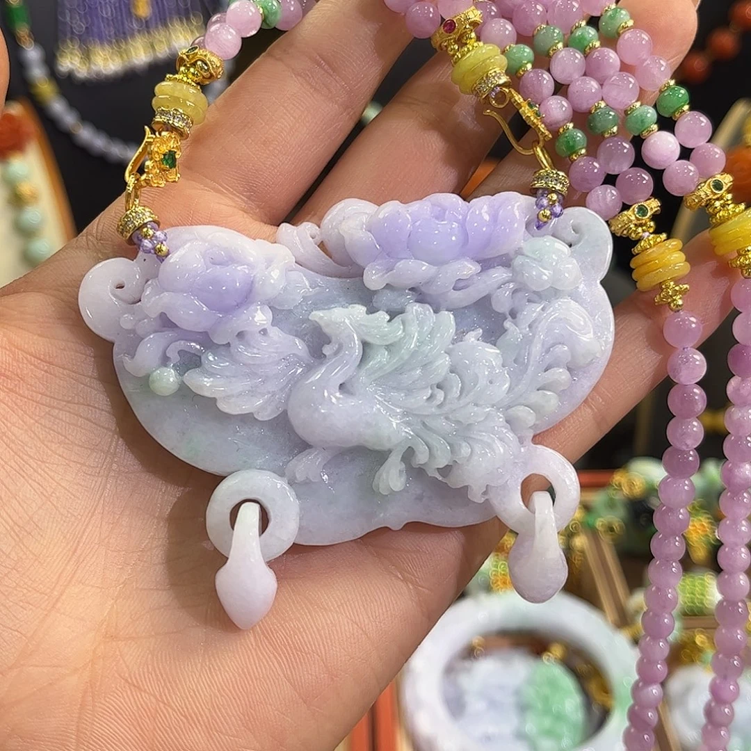 翡翠未镶嵌颈饰炸