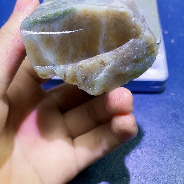 未镶嵌和田玉（糖玉）珠宝半成品