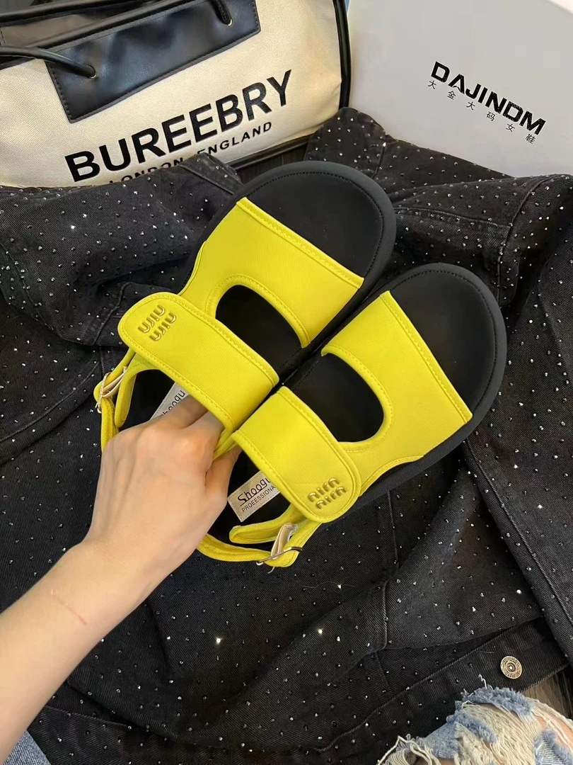 大金大码女鞋40-43时尚爆款魔术贴凉鞋