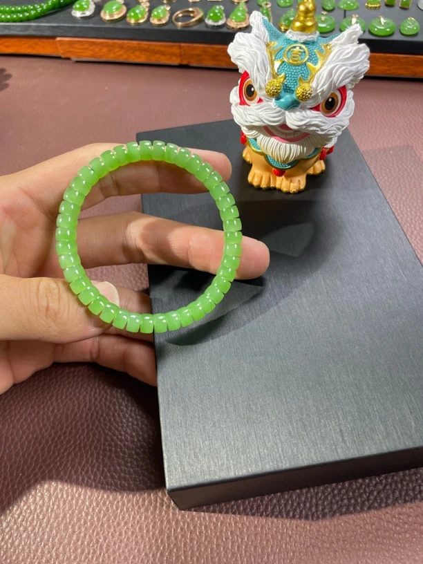 和田玉碧玉苹果绿直切手串老型珠手链乌兰海乌德高翠色俄料6.9