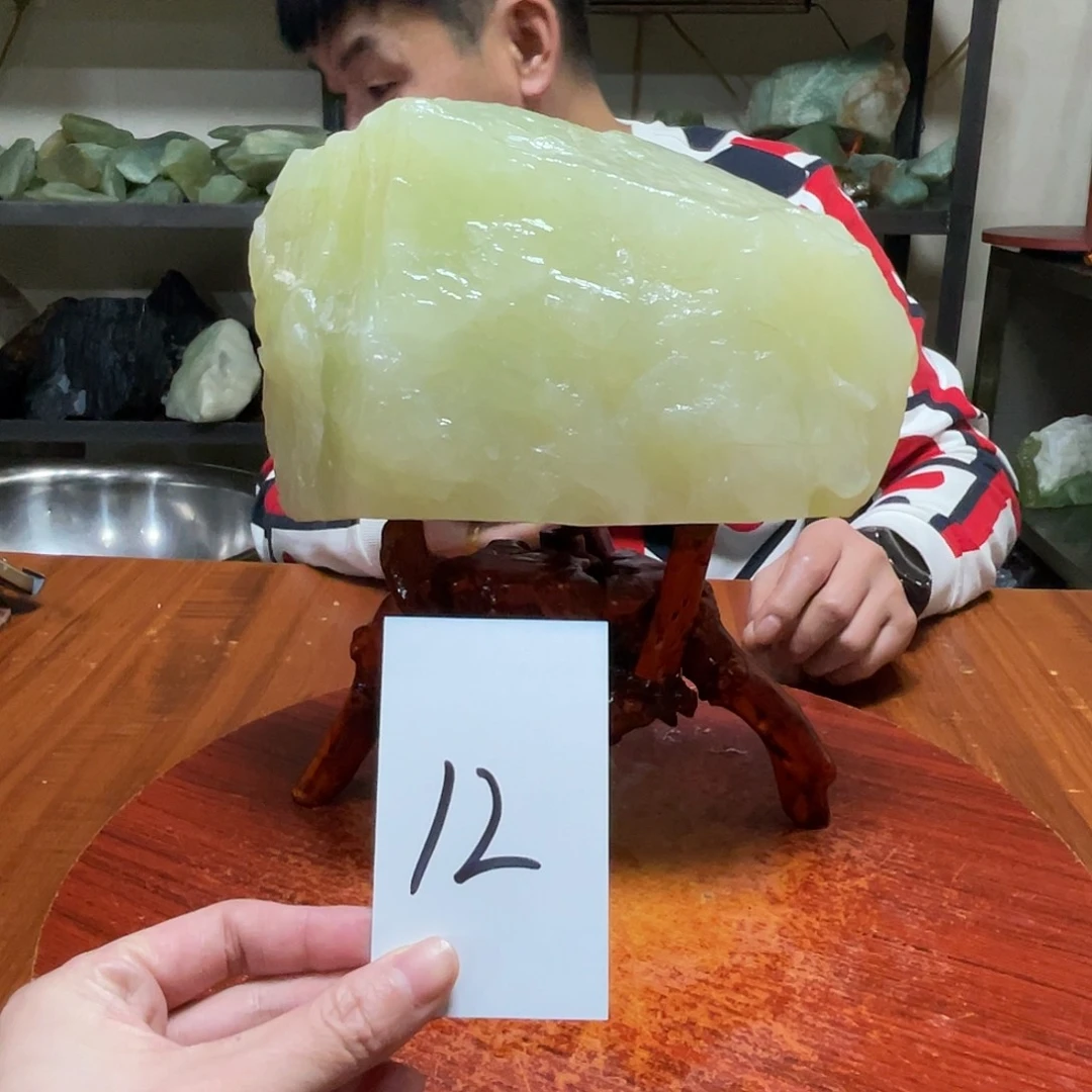 蛇纹石玉未镶嵌原石