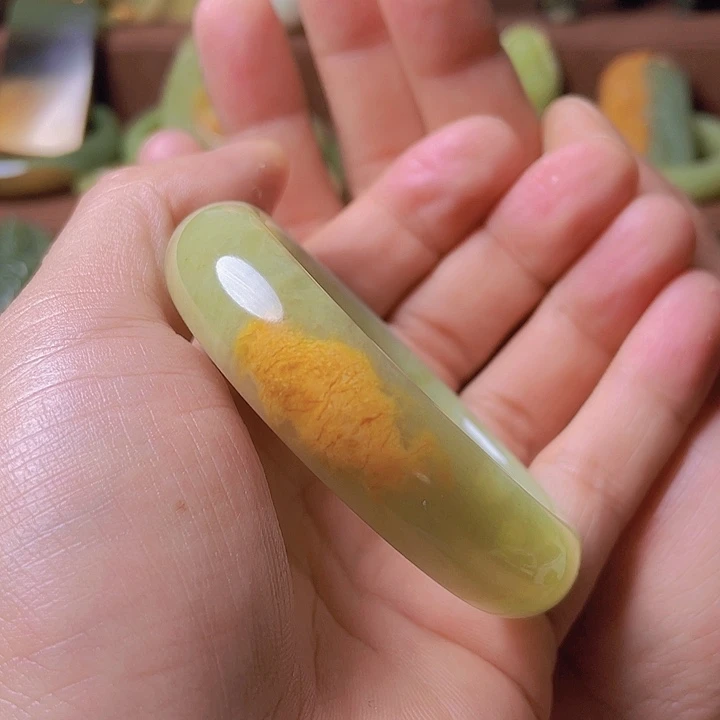 未镶嵌岫岩河磨玉（透闪石质玉）挂件@*风