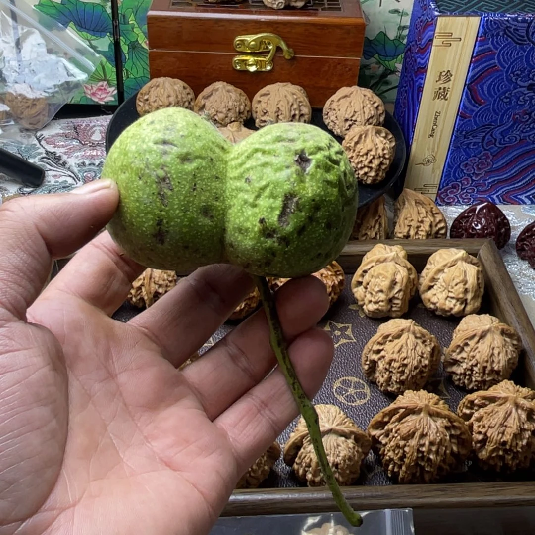 豆***.手串/手链核桃白狮子半壁
