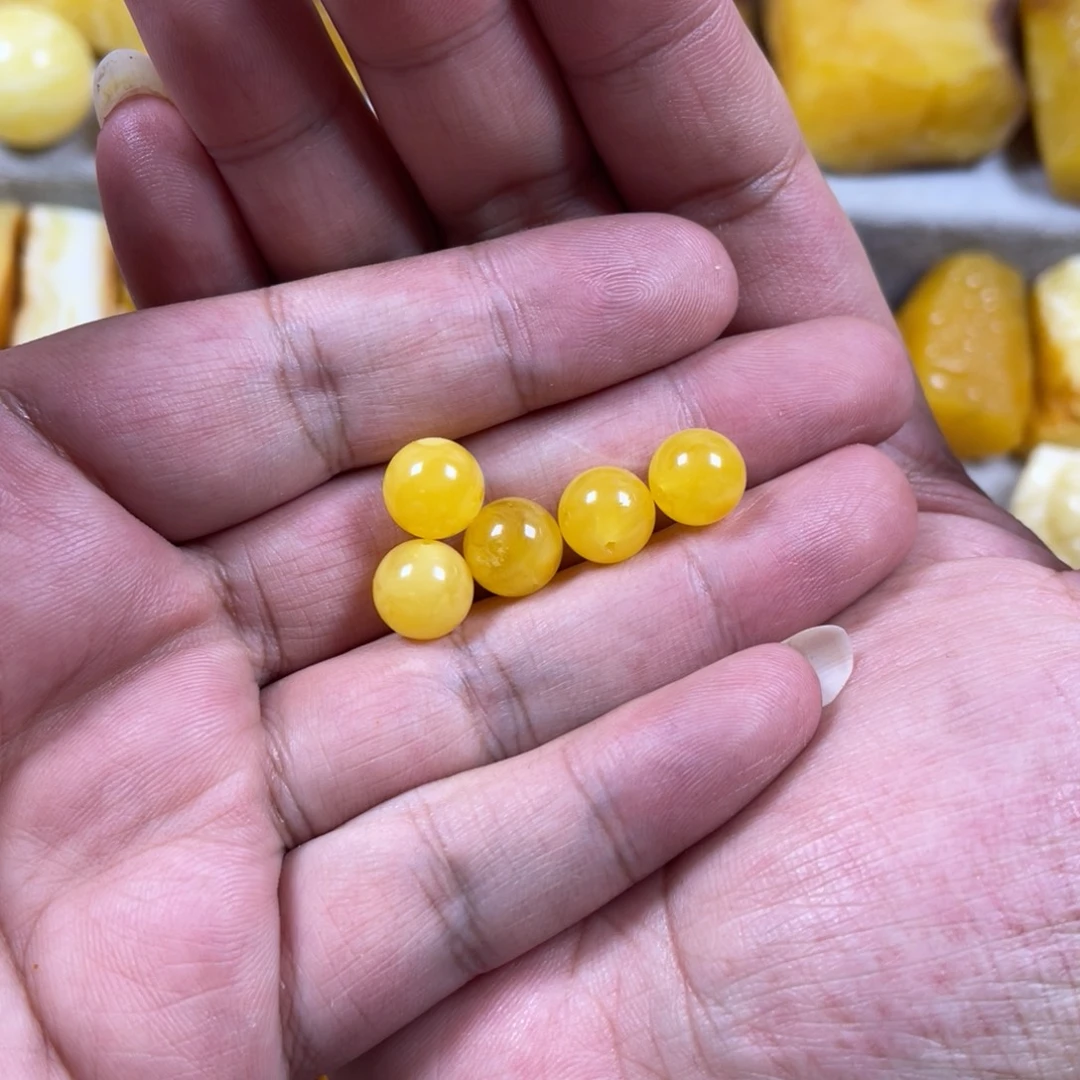痞***發裸石蜜蜡未镶嵌珠子