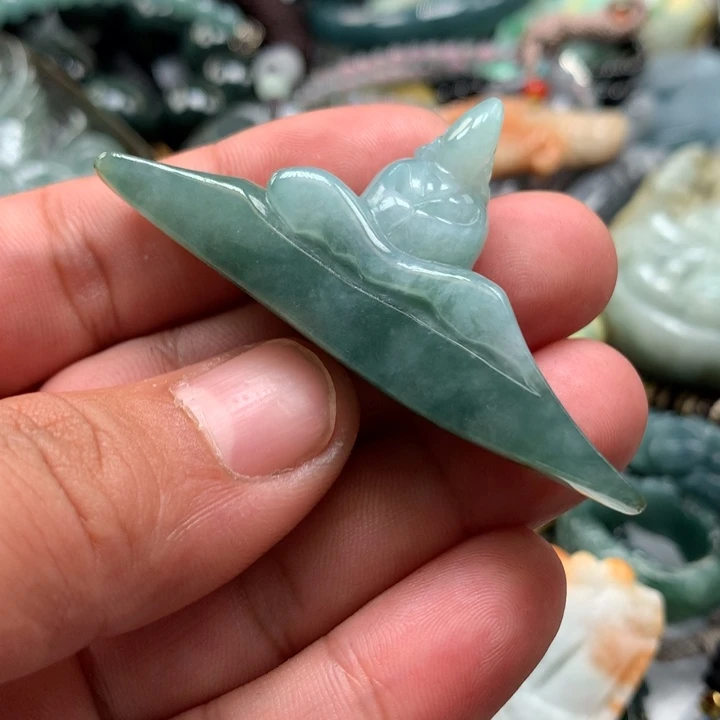 翡翠颈饰未镶嵌保真天然a货翡翠