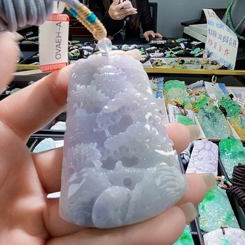 颈饰未镶嵌翡翠一个