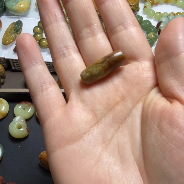 n***堂岫岩河磨玉（透闪石质玉）未镶嵌珠宝奇石