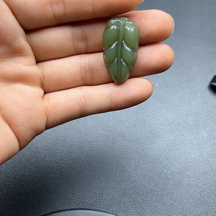 【闪购商品】颈饰未镶嵌和田玉