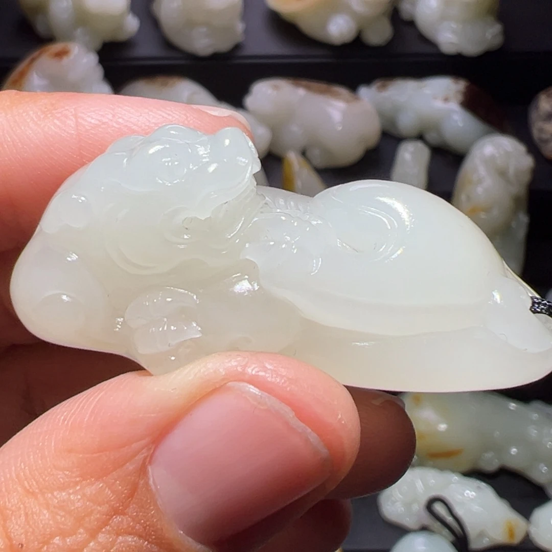 云***j和田玉未镶嵌颈饰