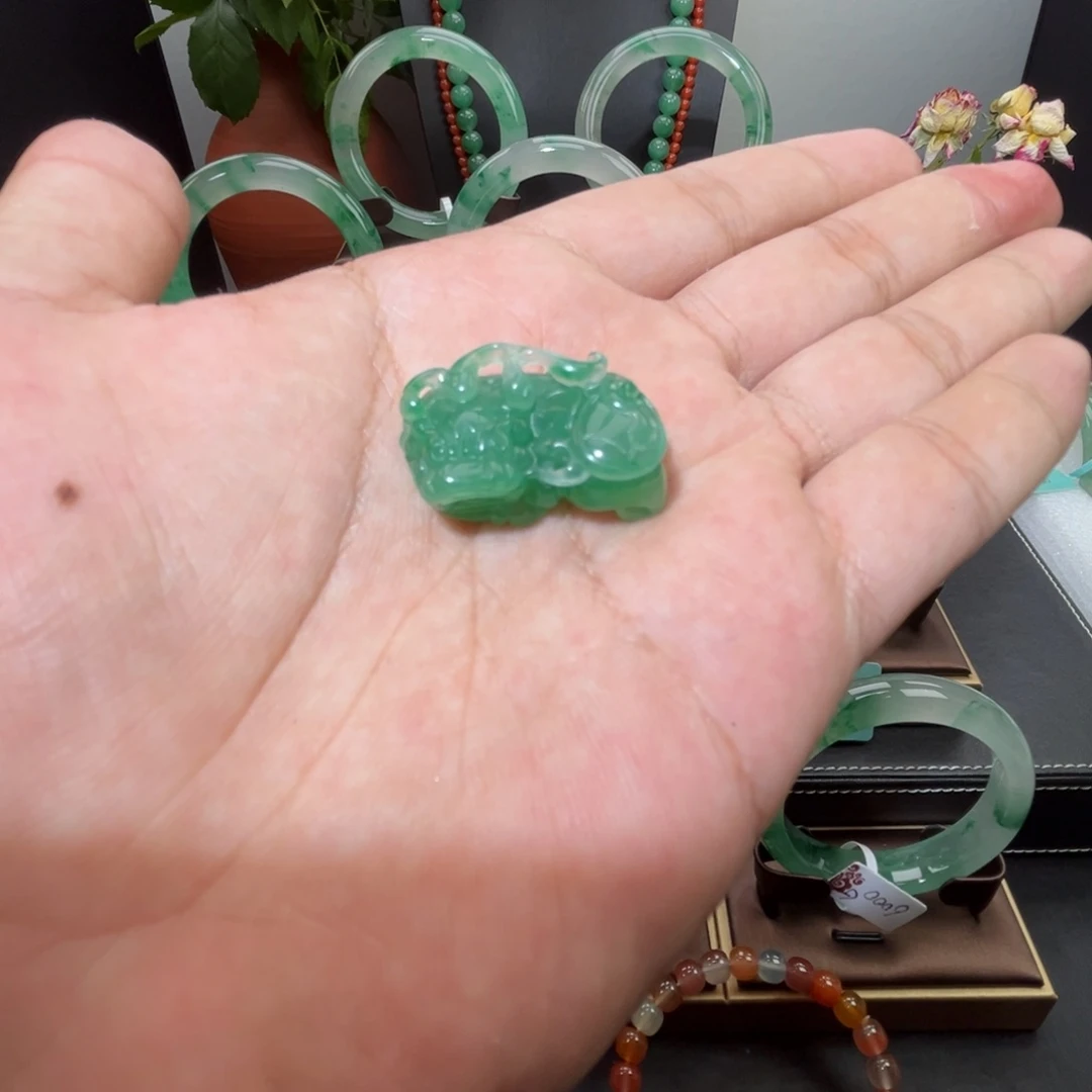 合金石英质玉（非洲翠）车挂