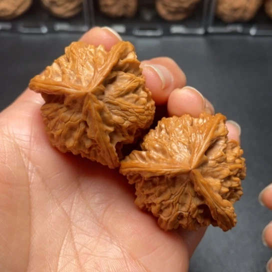 【闪购商品】把件文玩核桃盘山………