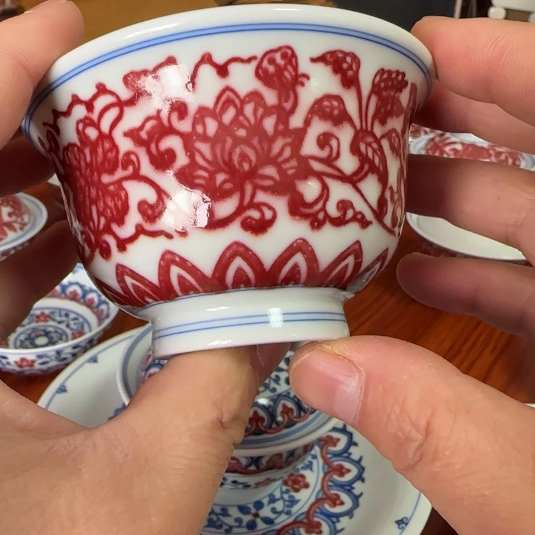 釉里红缠枝花卉压手杯