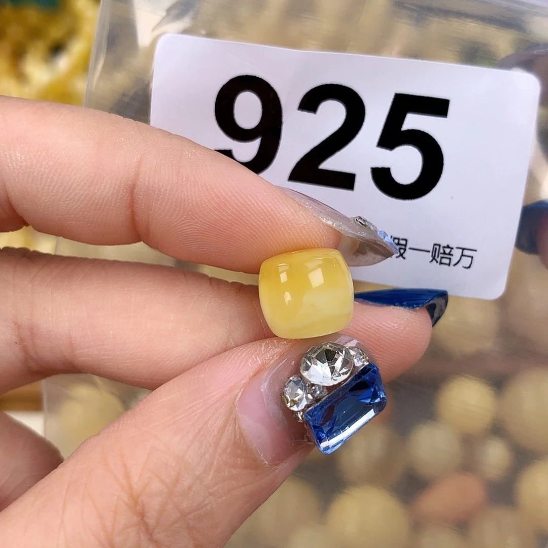 蜜蜡未镶嵌珠宝奇石11