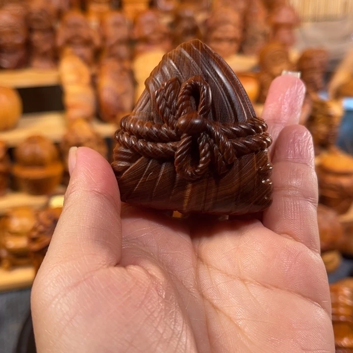 一***。柏木（崖柏）崖柏手把件