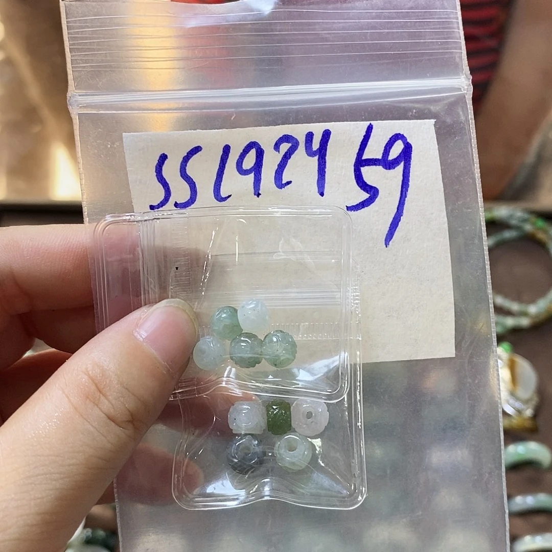 未镶嵌定制翡翠A****?