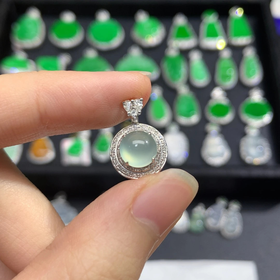 吊坠(不含链)18K金镶嵌翡翠