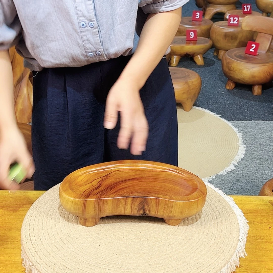 7 号香樟木尺寸：30-16-7cm
