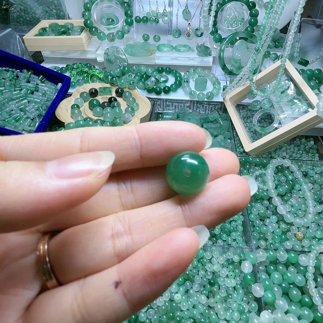 石英质玉手串未镶嵌风**由卡14珠子一颗