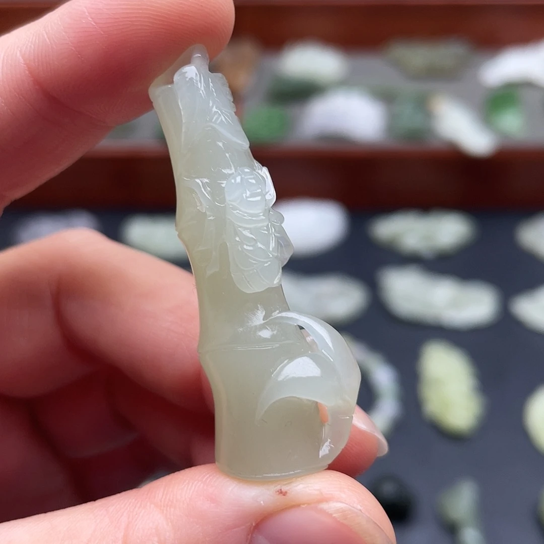 和田玉未镶嵌颈饰晴水竹节吊坠