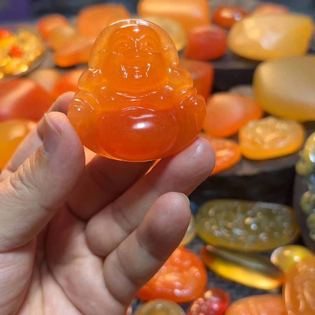 石英质玉挂件未镶嵌一**是