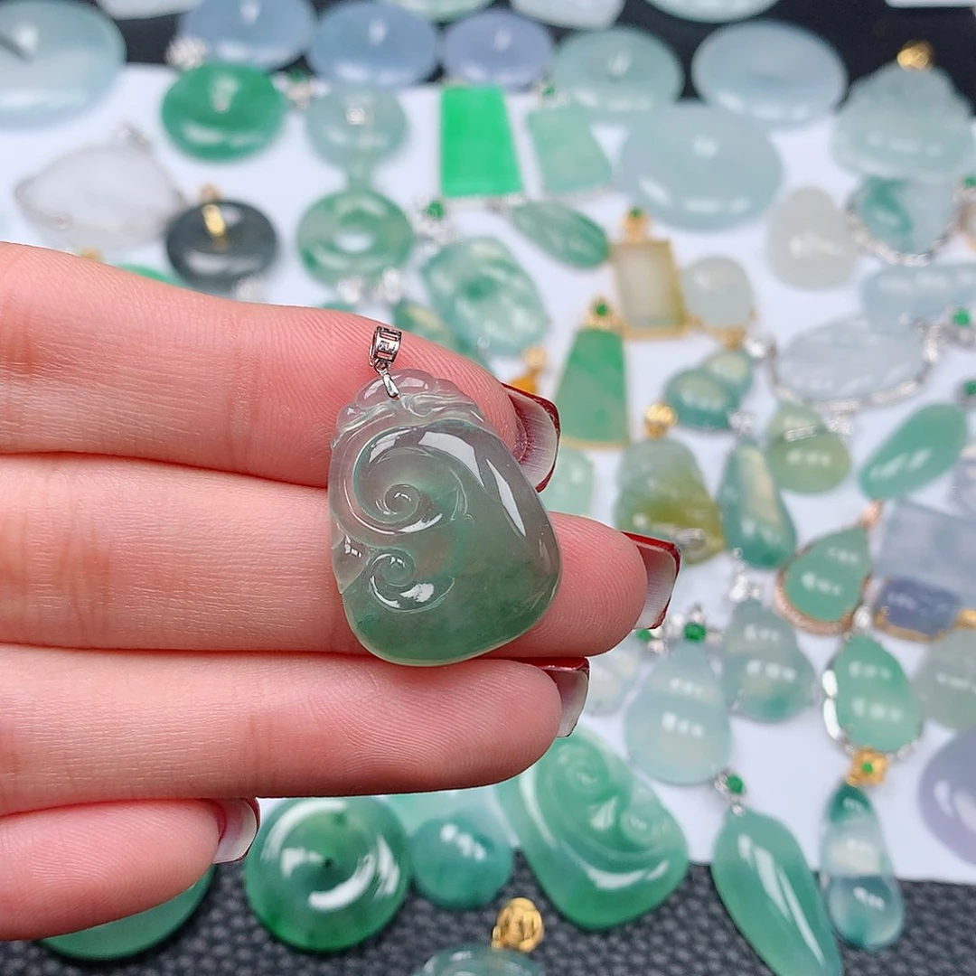 翡翠颈饰18K金镶嵌I***.天然翡翠