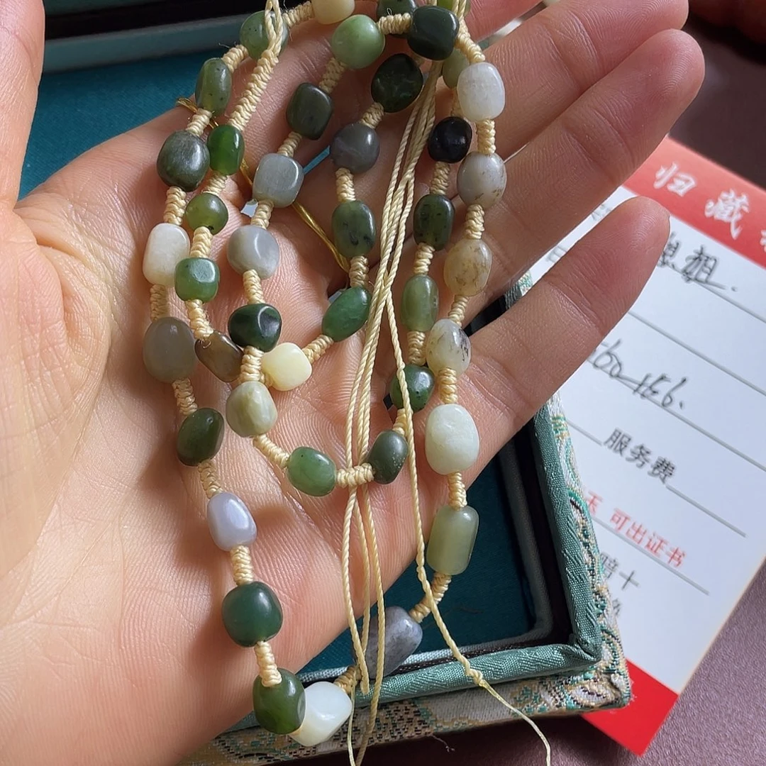 想***和田玉未镶嵌颈饰