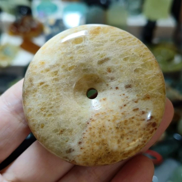 岫玉未镶嵌平安扣