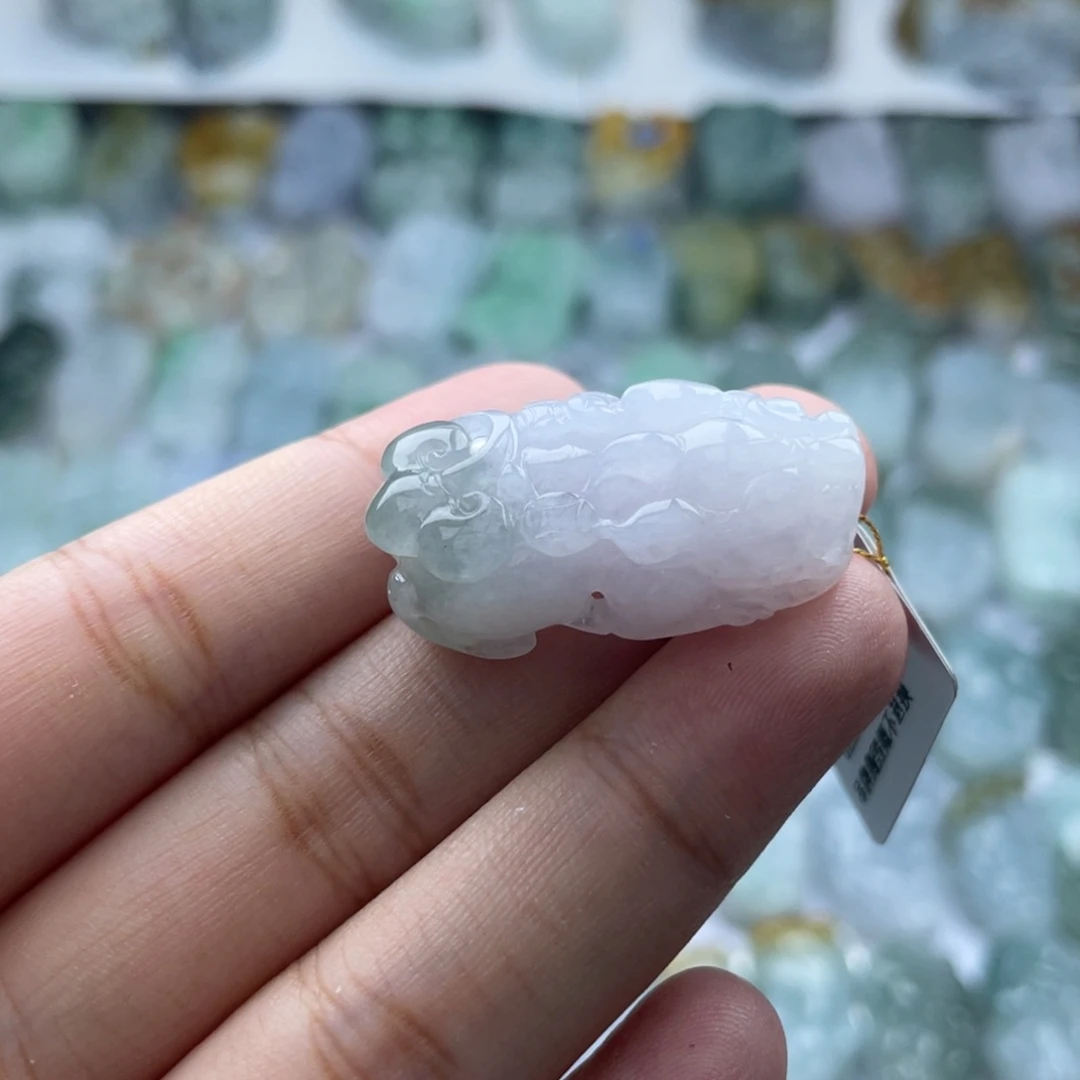 颈饰未镶嵌翡翠貔貅