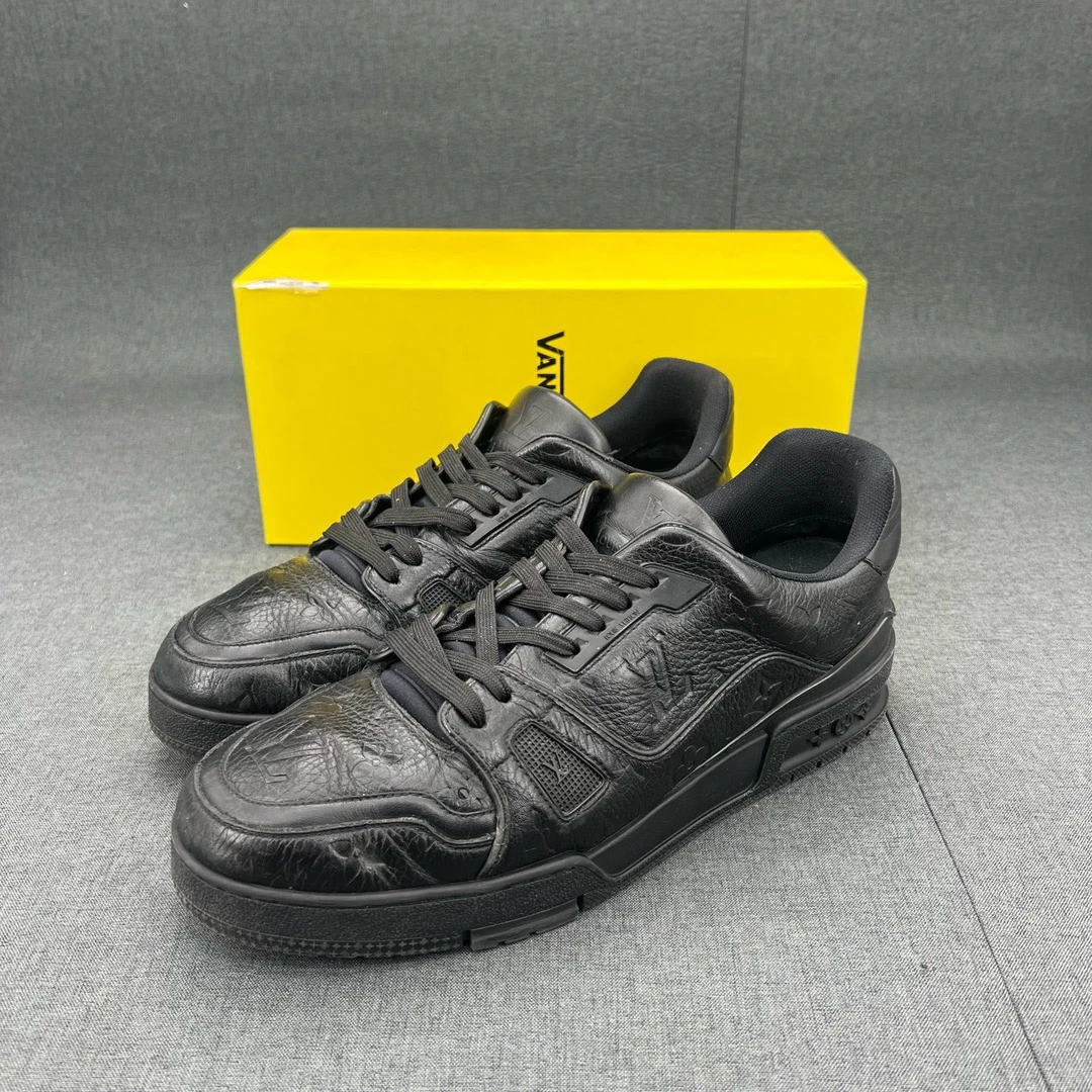 95新 LouisVuitton/路易威登 码数43.5lv trainer 黑压纹 浮雕