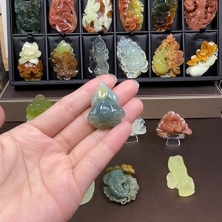 安****蛇纹石玉未镶嵌吊坠(不含链)