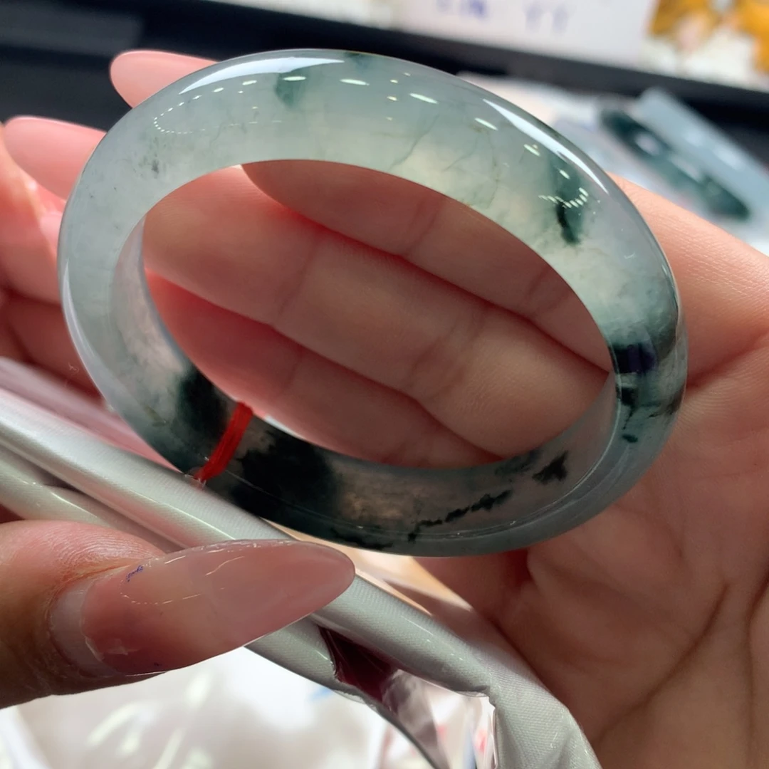 翡翠未镶嵌手镯53.6贵妃，纹裂大