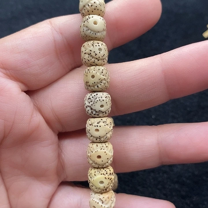 吊坠星月菩提凤眼雕刻手串
