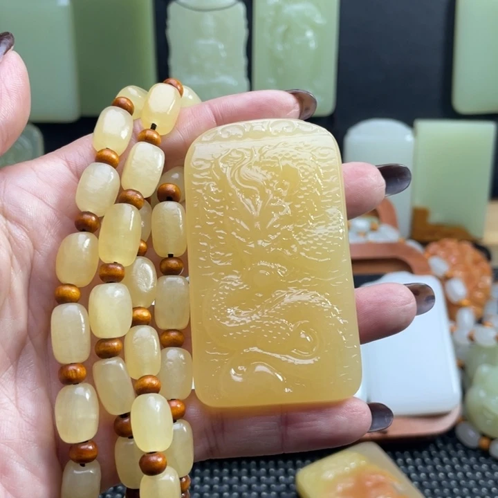 自***强玉新疆昆仑山料龙牌