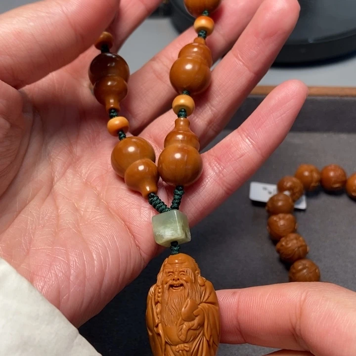 橄榄核手串/手链寿星公手持