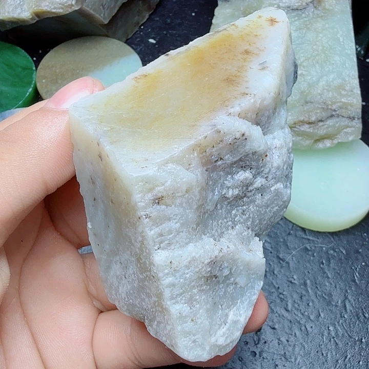未镶嵌和田玉（糖玉）珠宝奇石