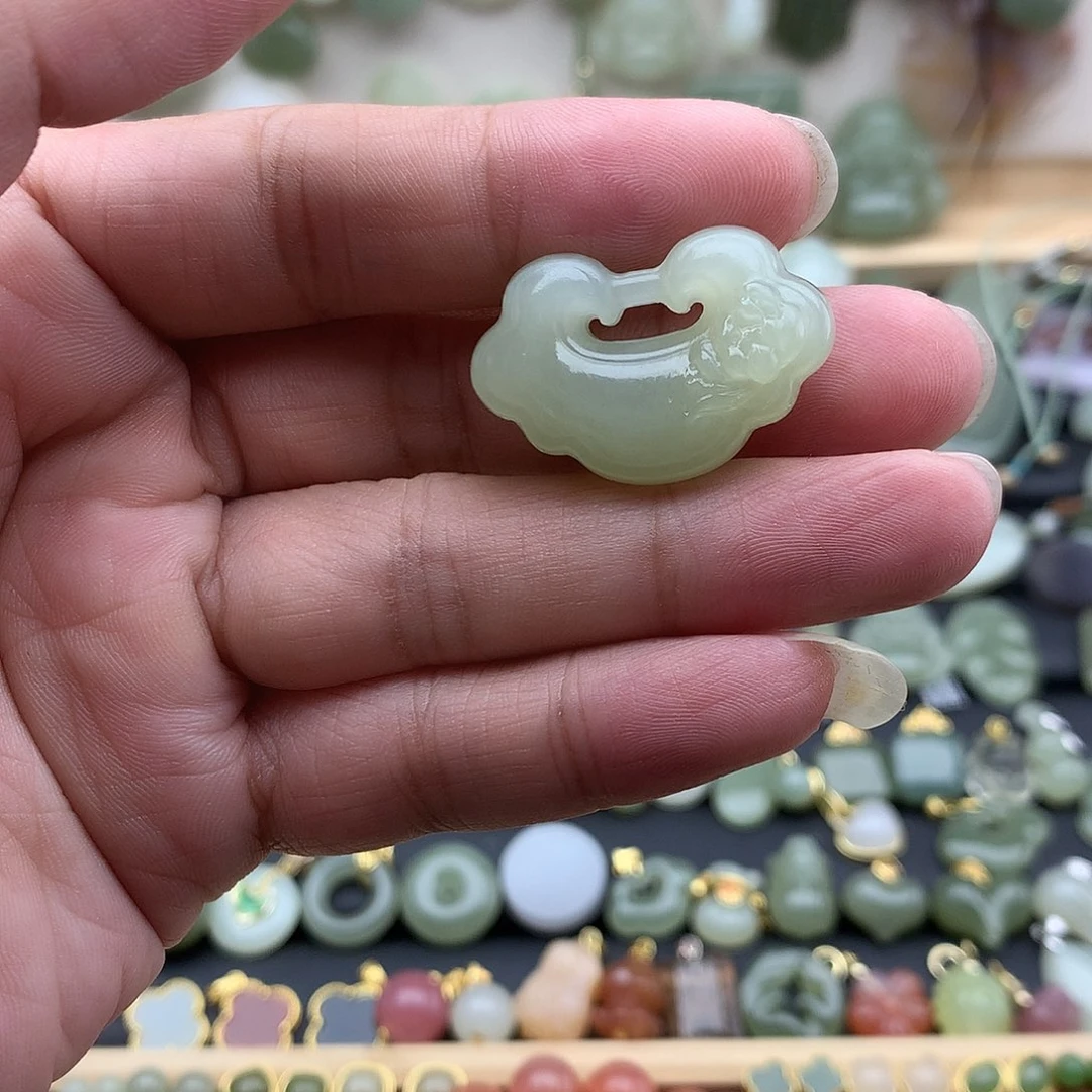 和田玉未镶嵌吊坠(不含链)