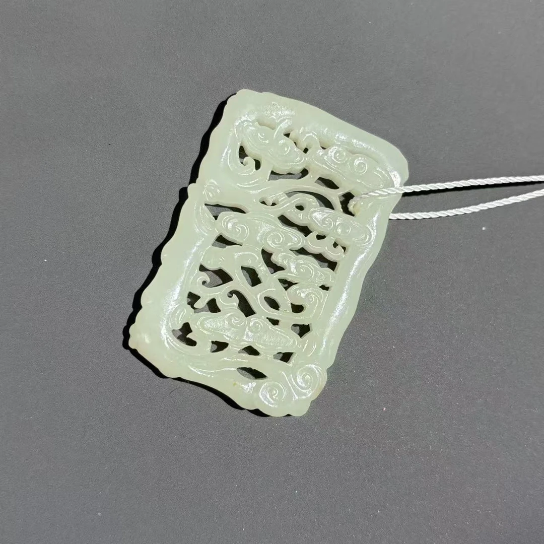 清代和田玉镂空如意牌