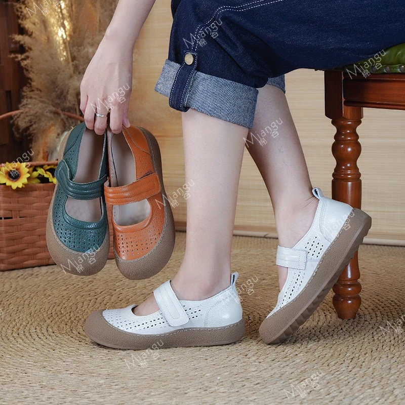 棉谷妈妈夏季镂空平跟软底软面舒适透气百搭手工洞洞鞋2025新款