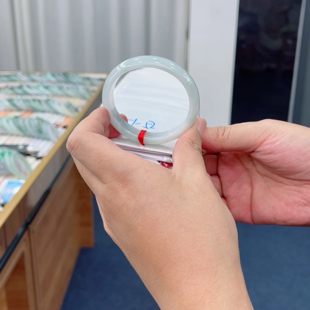 翡翠未镶嵌手镯七天无理由