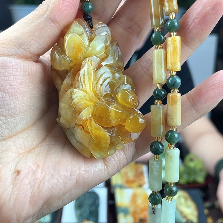 蛇纹石玉颈饰未镶嵌