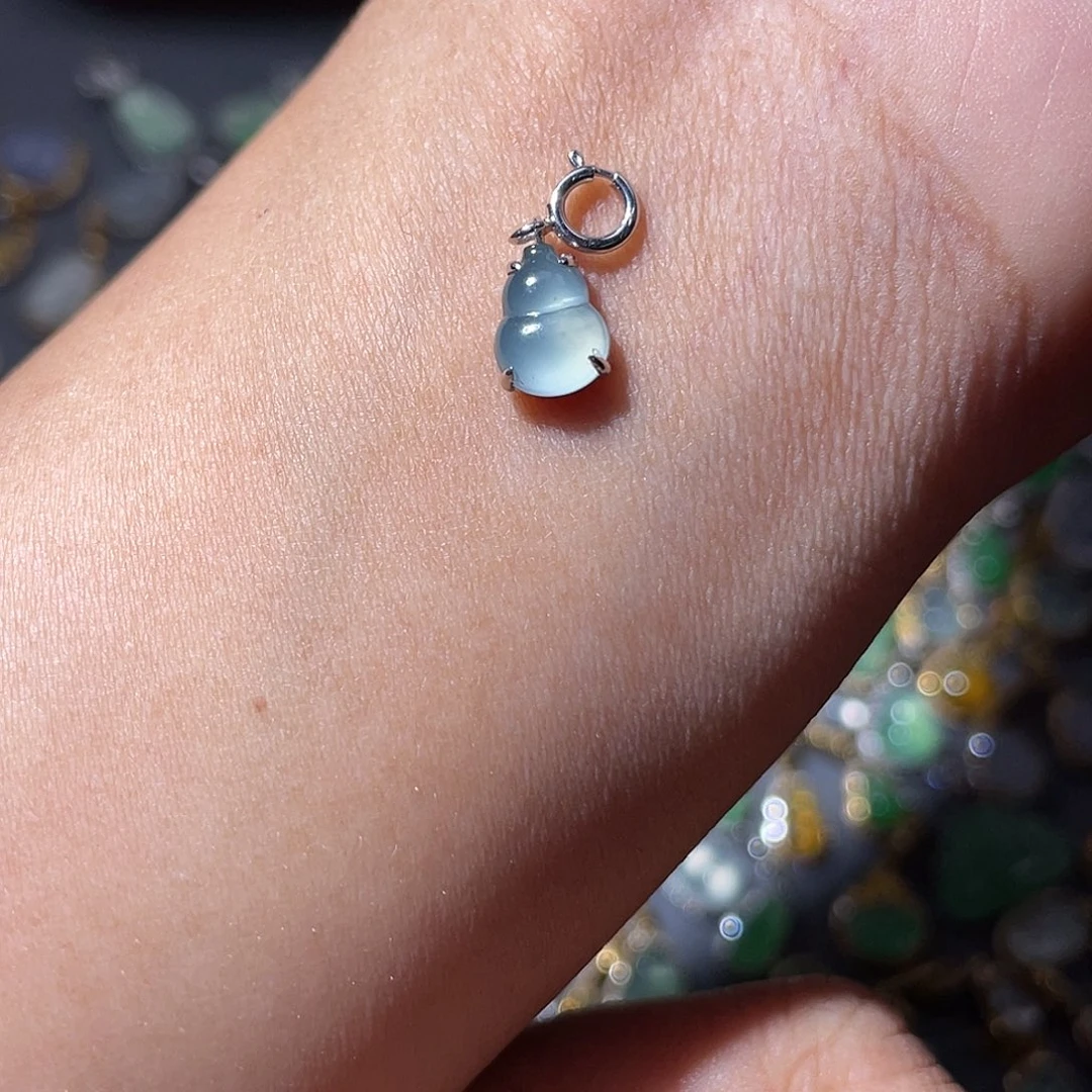 吊坠(不含链)18K金镶嵌翡翠