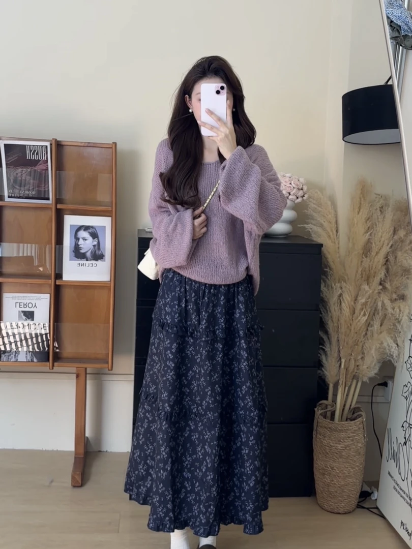 早秋气质温柔风轻熟慵懒风松弛毛衣女高腰松紧碎花半身裙两件套装